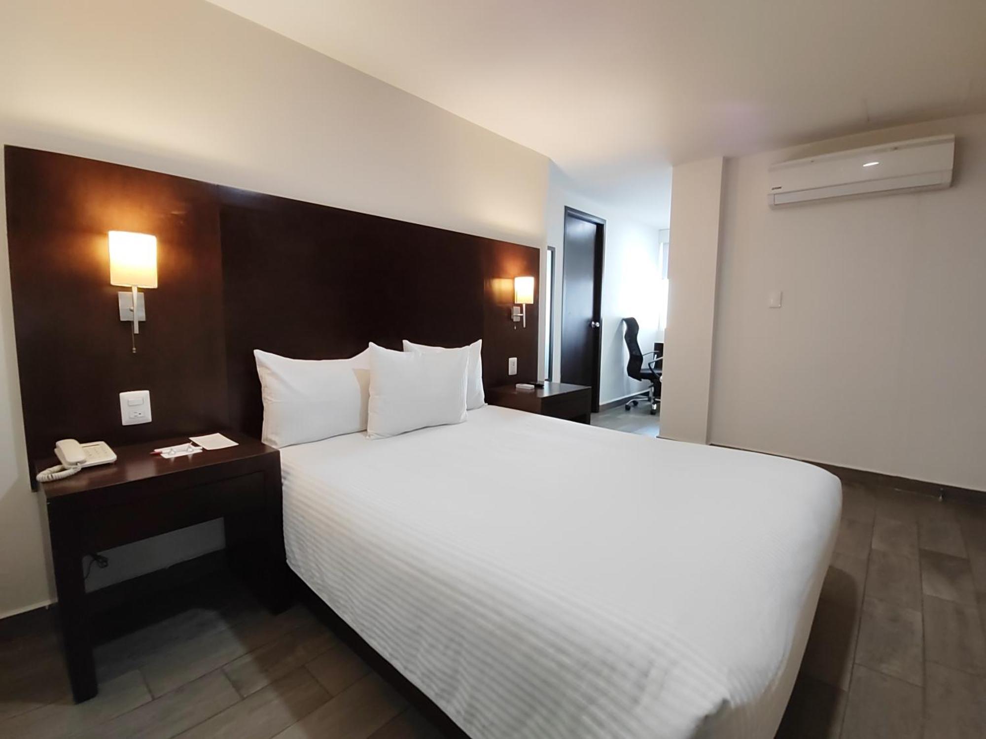 Ramada By Wyndham Centro Hotel