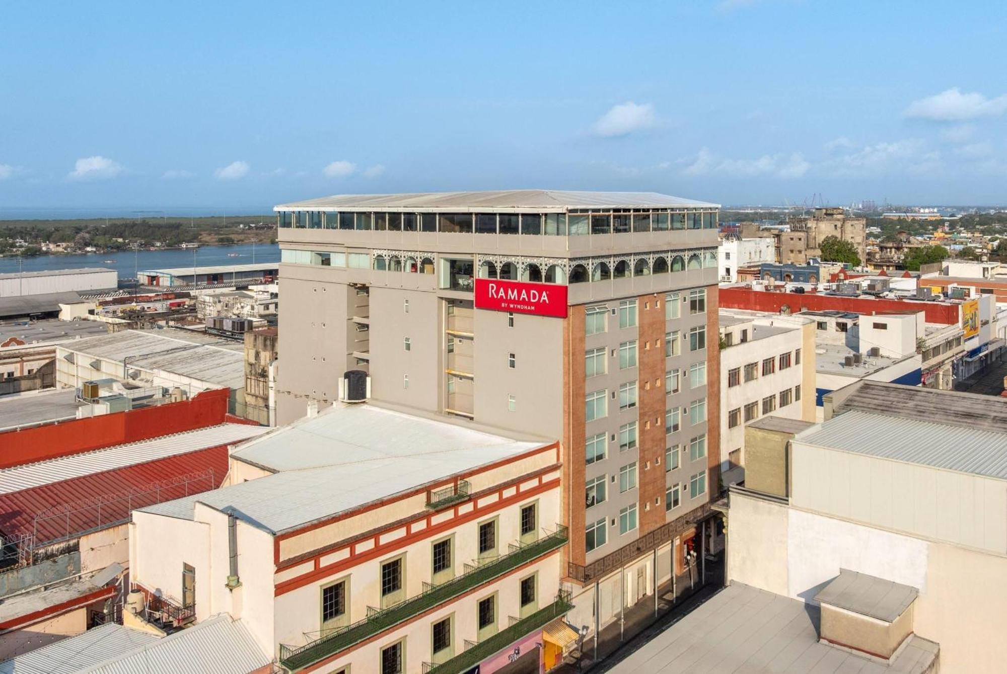 Ramada By Wyndham Centro 4*
