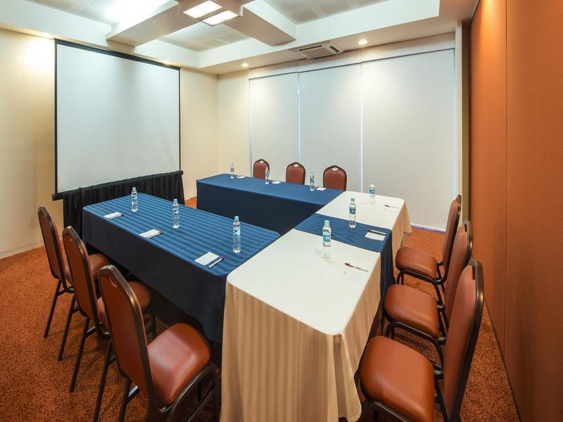 Ramada By Wyndham Centro Hotel 4*