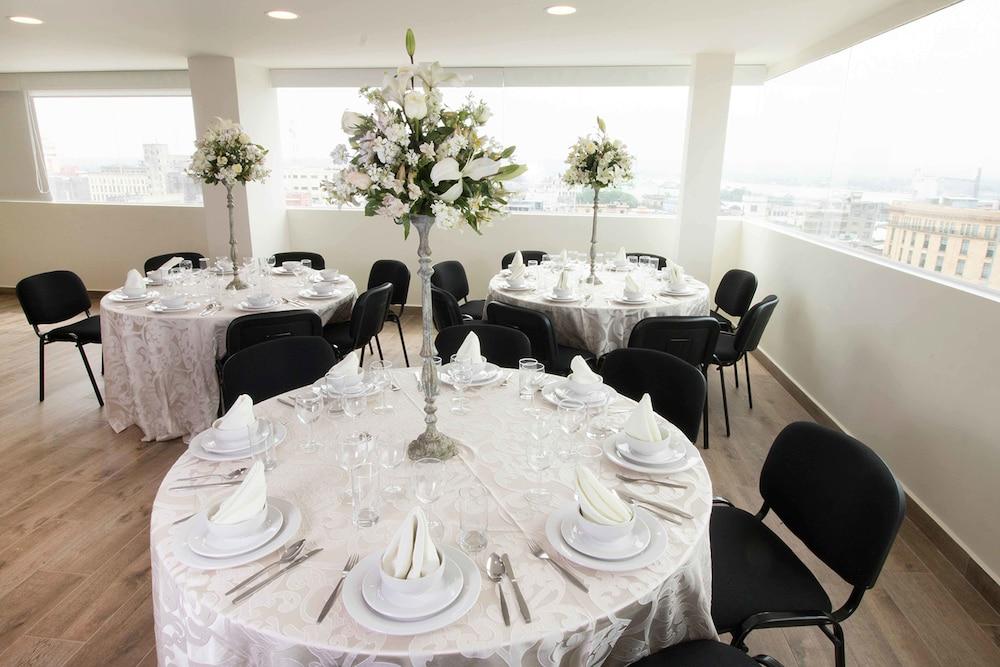 Hotel Ramada By Wyndham Centro 4*