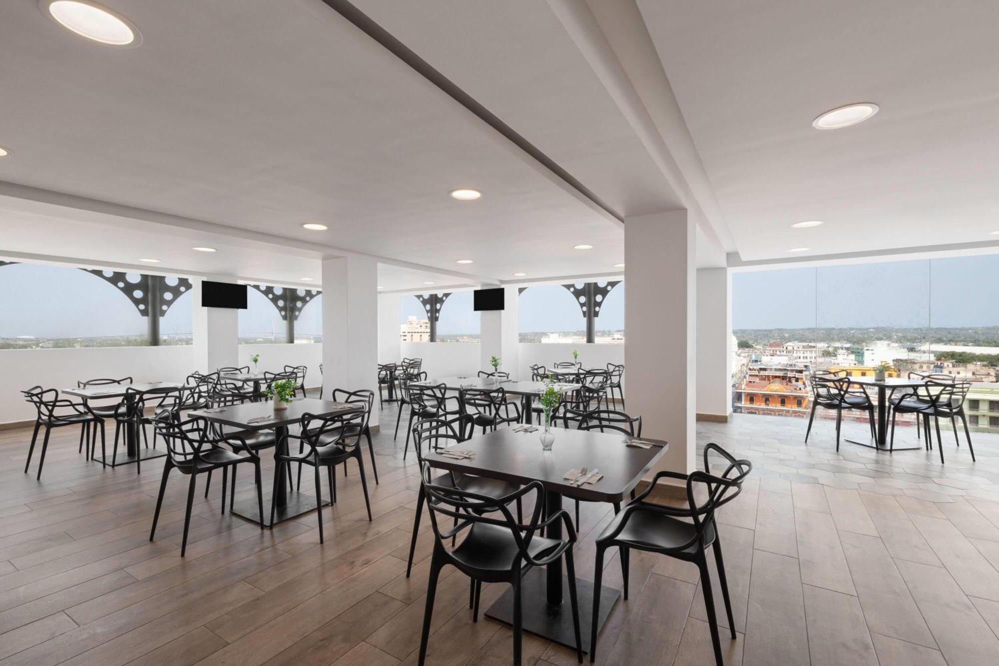Ramada By Wyndham Tampico Centro Hotel