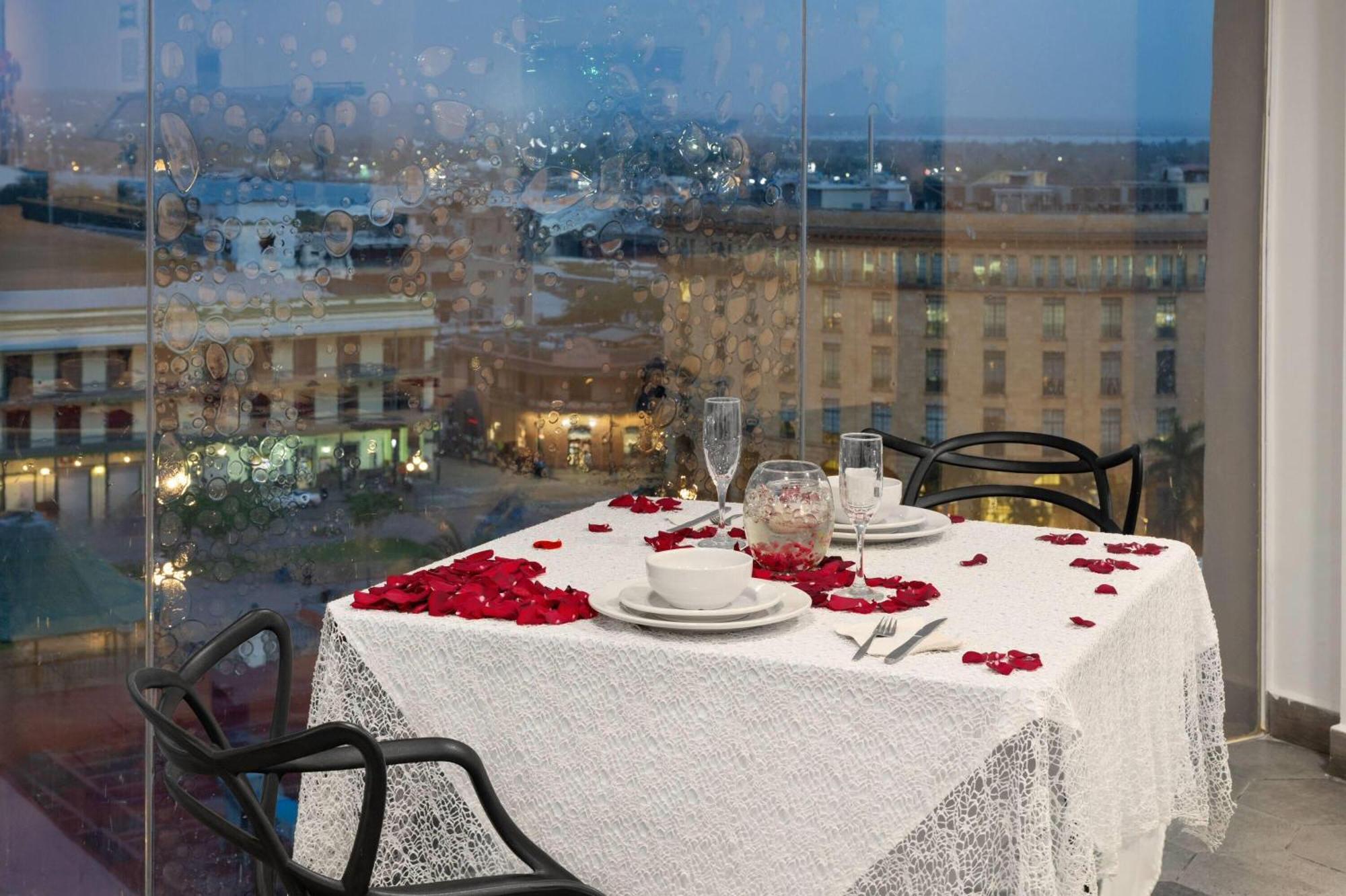 Ramada By Wyndham Tampico Centro Hotel 4*